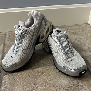 Nike torch 3 white size 7